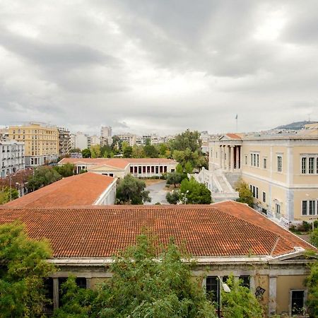 Retro Apartment At Trendy Exarcheia Atenas Exterior foto